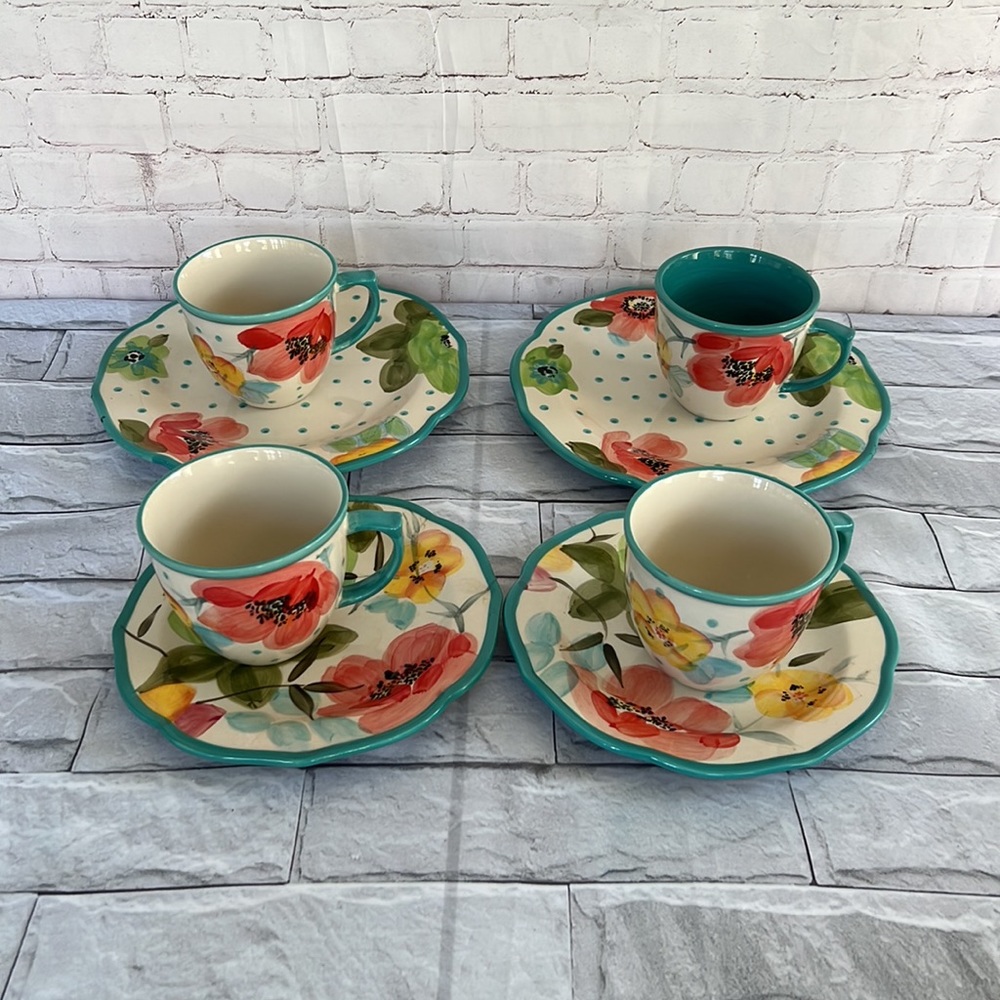 Pioneer woman floral set of 8 plates and cups
